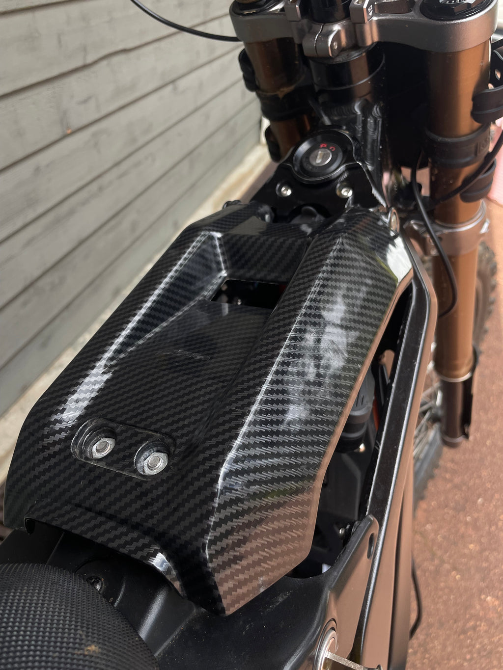 LBX Carbon Battery Lid