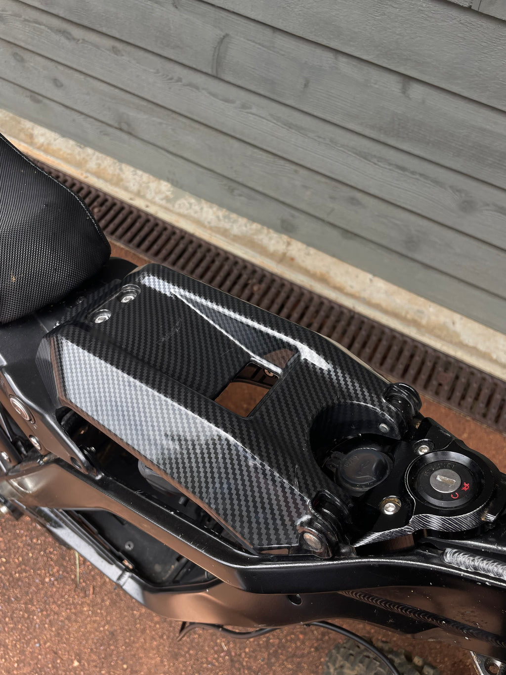 LBX Carbon Battery Lid